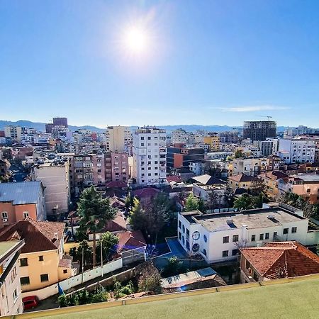 Skyline View 2Br Apartment 티라나 외부 사진