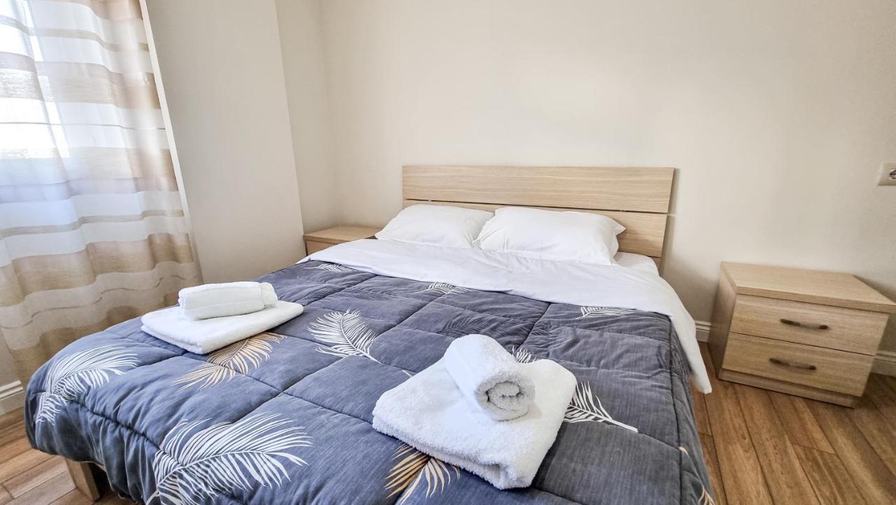 Skyline View 2Br Apartment 티라나 외부 사진