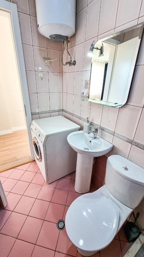 Skyline View 2Br Apartment 티라나 외부 사진