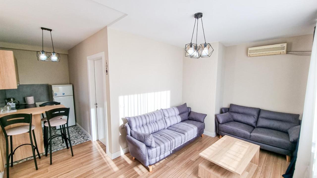Skyline View 2Br Apartment 티라나 외부 사진